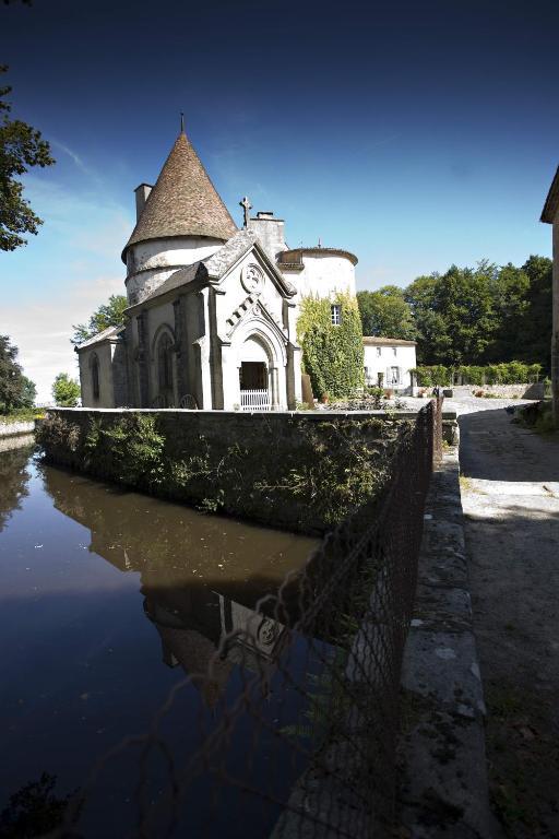 Chateau Des Martinanches Saint-Dier-d'Auvergne Bagian luar foto