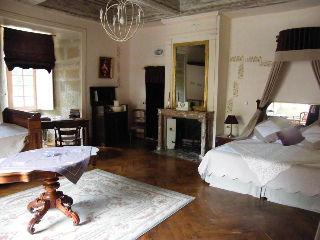 Chateau Des Martinanches Saint-Dier-d'Auvergne Ruang foto