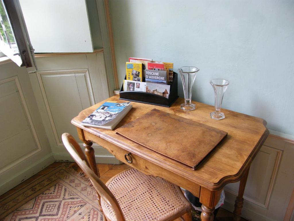 Chateau Des Martinanches Saint-Dier-d'Auvergne Ruang foto