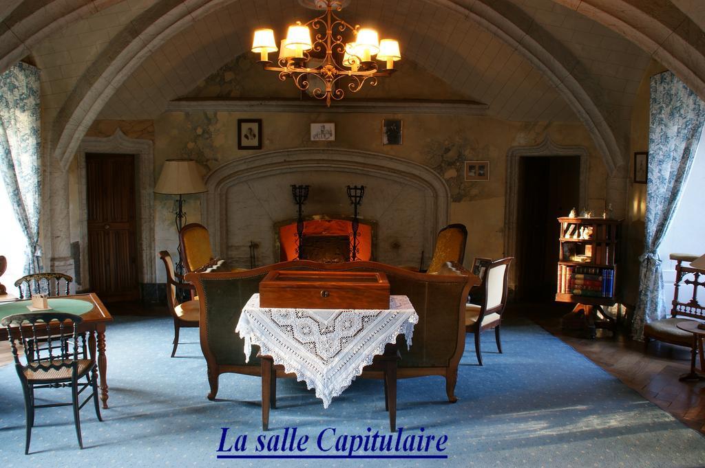 Chateau Des Martinanches Saint-Dier-d'Auvergne Bagian luar foto